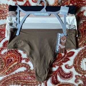 Essentials Rene Rofe